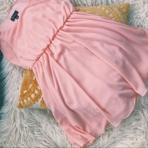 pink flowy dress 🌸